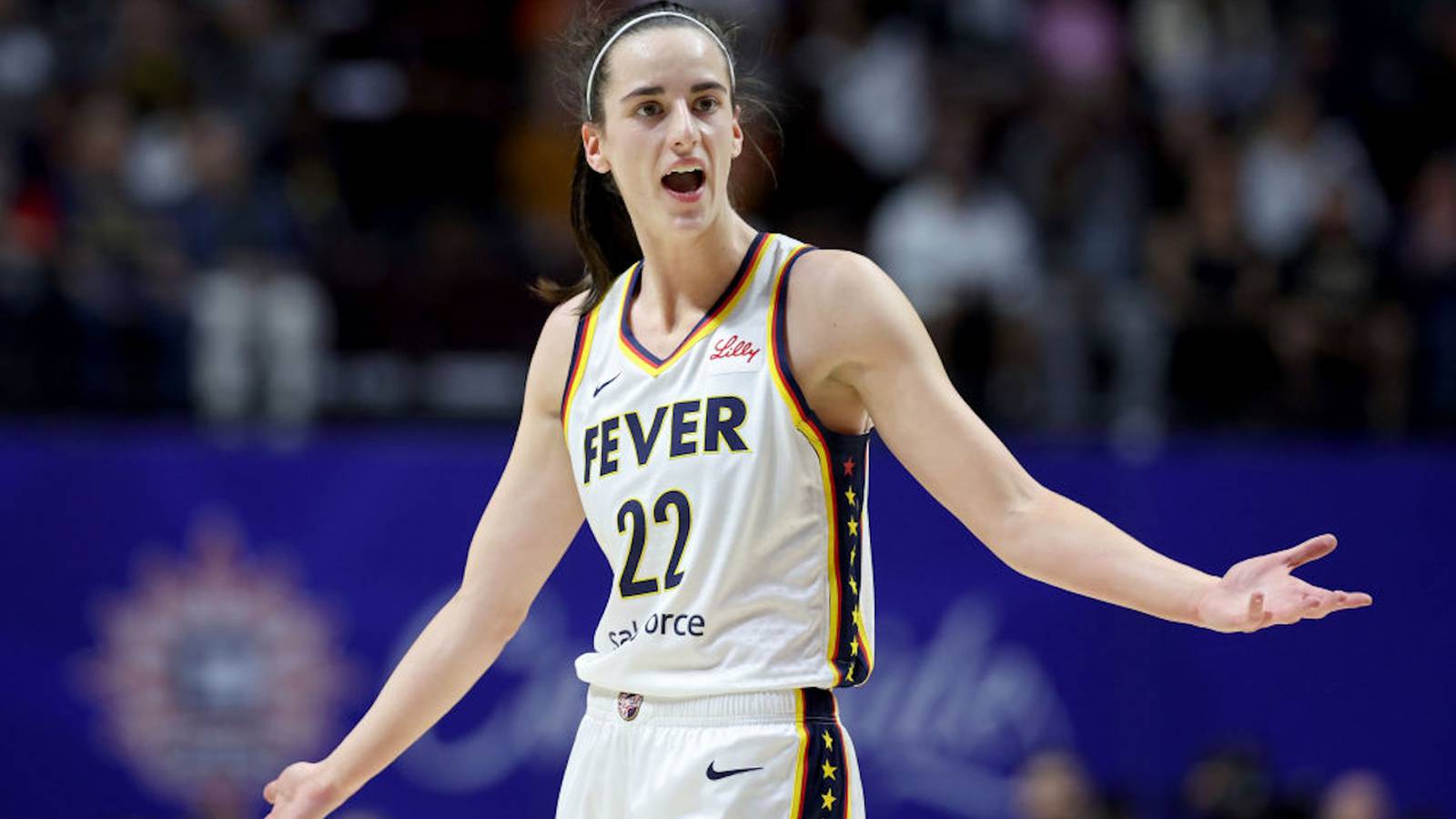 Caitlin Clark scores 20 points in WNBA debut as Indiana Fever lose
